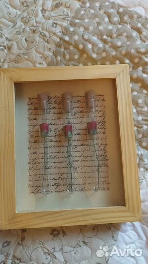 Настенная картина розы в колбе