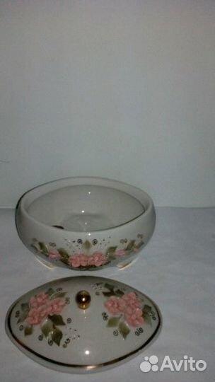 Фарфоровая шкатулка лаура