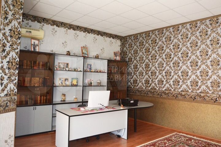 Дом 582,8 м² на участке 11 сот.