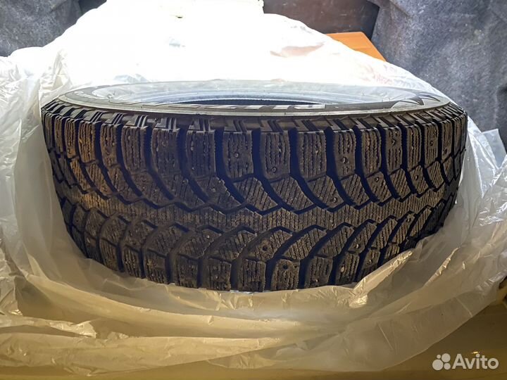 Bridgestone Blizzak Spike-01 205/65 R16 95T