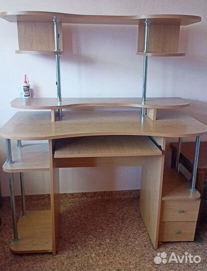 Компьютерный стол