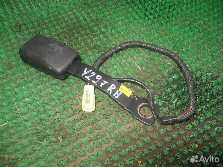 Замок ремня безопасности передний правый Subaru L