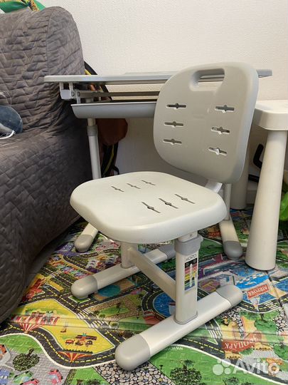 Детский письменный стол