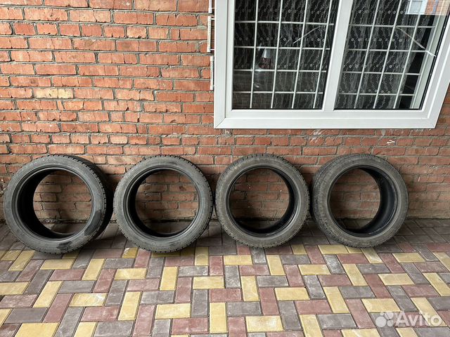 Bridgestone Blizzak VRX 235/45 R18 94S