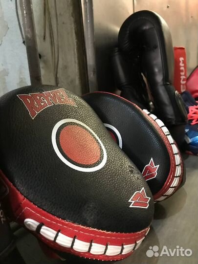 Боксерские перчатки,защита ног - брак