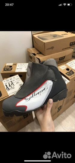 Лыжные ботинки, чехлы на лыжные ботинки