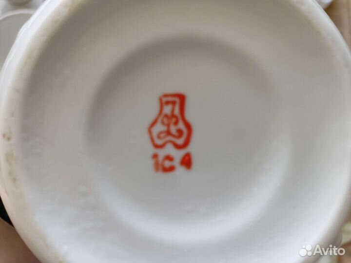 Фарфоровый чайный сервиз