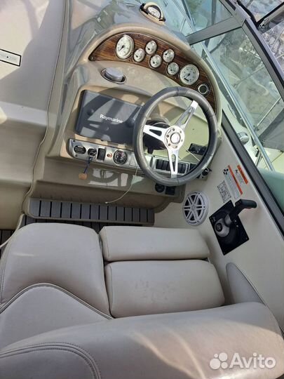 Каютный катер Larson 274 Cabrio