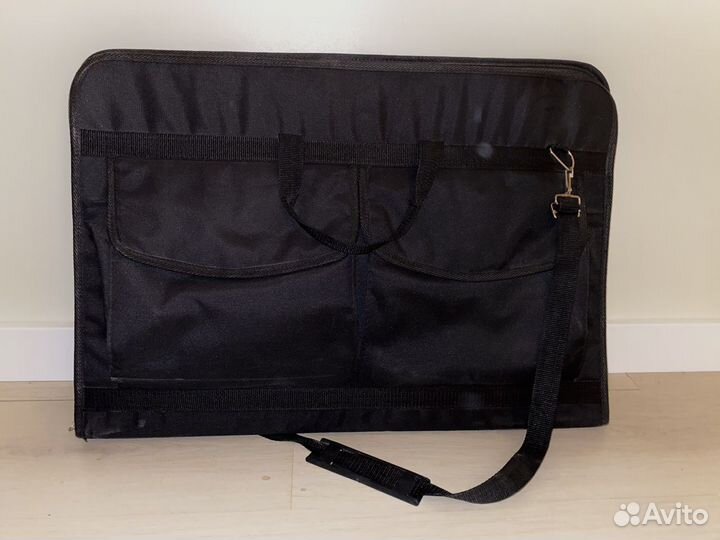 Папка с принадлежностями