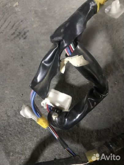 Проводка двери передняя правая Toyota Gaia SXM10
