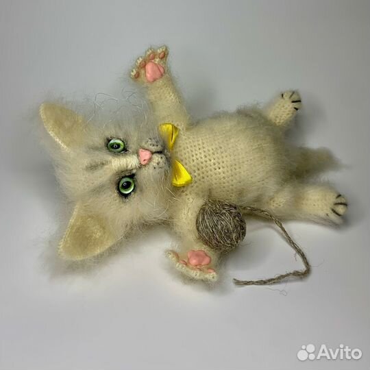 Реалистичный кот Беляш