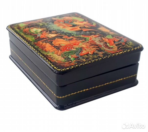 Шкатулка лаковая