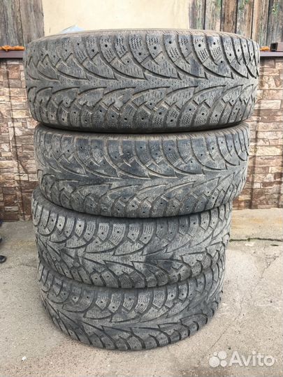 Hankook Winter I'Pike 215/65 R16