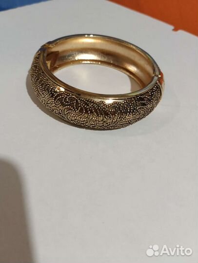 Браслет на руку