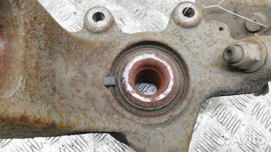 Ступица передняя левая ford focus 2 (LDN22K901)