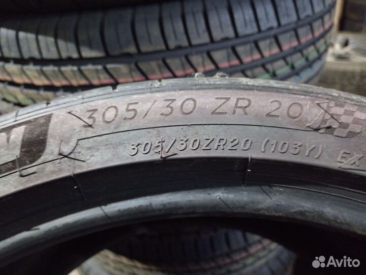 Michelin Pilot Sport 4 S 285/35 R20 и 305/30 R20 104Y