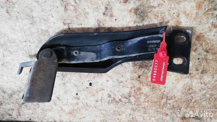 Петля капота левая 5-series Scania