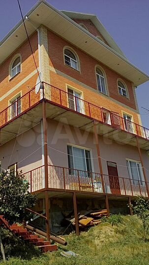 Дом 360 м² на участке 8 сот.