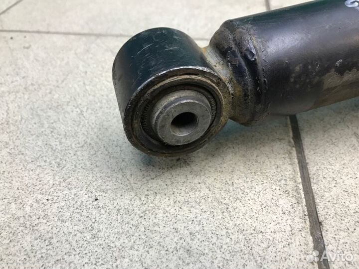 Амортизатор задний правый Volkswagen Touareg NF