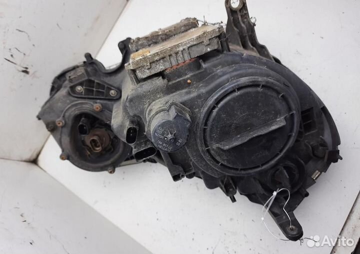 Фара левая Mercedes-Benz E-Class