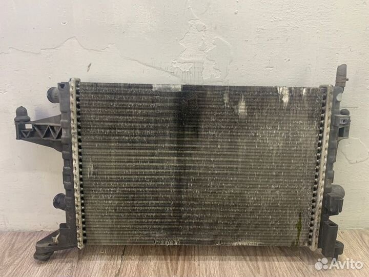 Радиатор двс Opel Corsa C Z12XEP