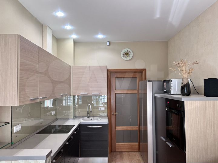 2-к. квартира, 85 м², 3/10 эт.