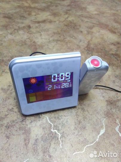 Проекционные часы