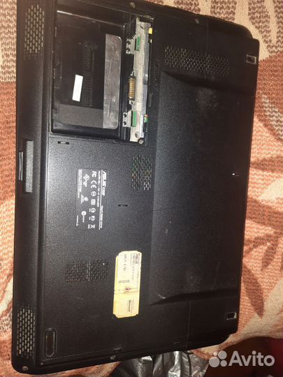 Продам ноутбук на запчасти