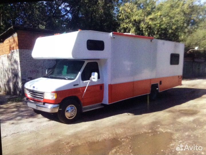 Интегрированный Ford E350, 1996