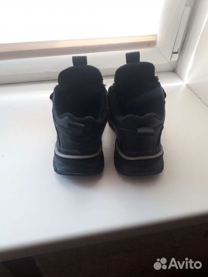 Кроссовки утепленные