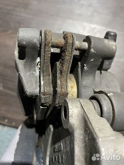 Задний тормозной суппорт для Suzuki GSR 750