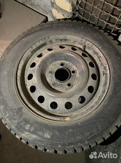 R15 Dunlop SP Winter Ice 02 195/65, PCD 5x114.3 DIA 67.1