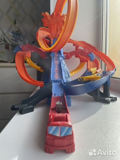 Трек хот вилс (Hot wheels)