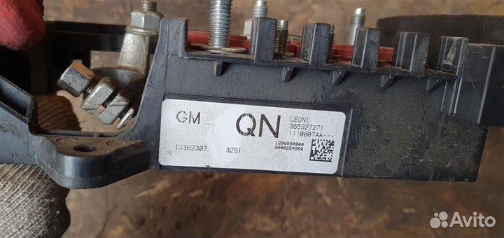 Блок предохранителей Opel Astra J 2010-2017