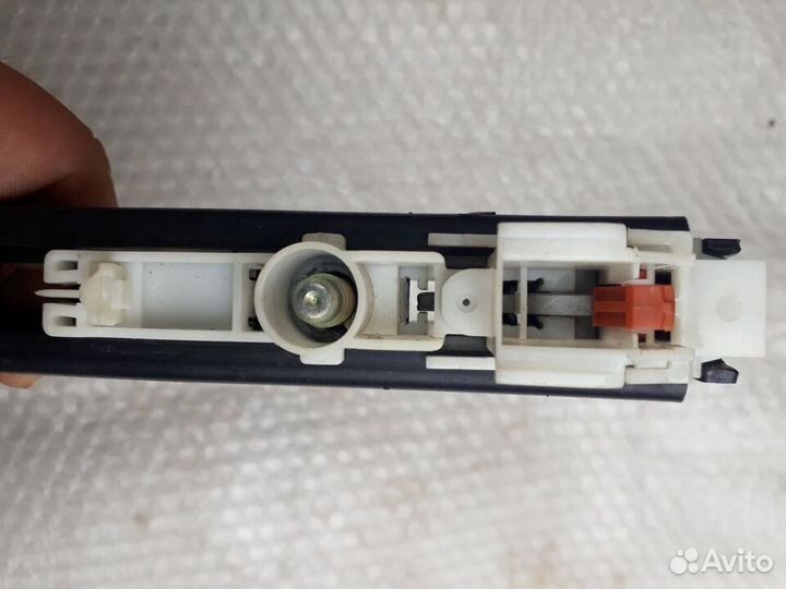 Механизм регулировки ремня безопасности fluence