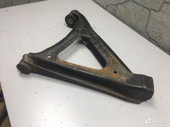 Рычаг подвески задний левый Audi Q7 4L 2009