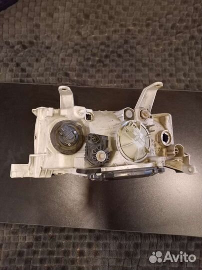 Фары toyota bb ксенон