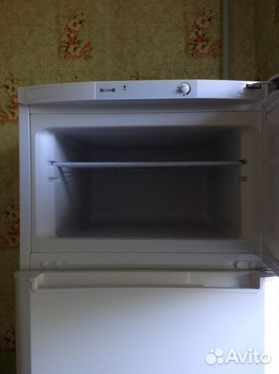 Продается холодильник indesit TIA 160