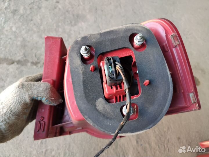 Фонарь задний левый Volkswagen Passat B6 седан