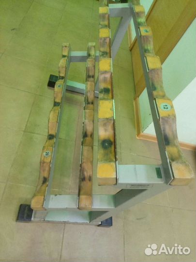 Стойка для гантелей