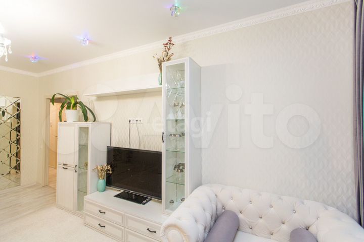 4-к. квартира, 84 м², 2/5 эт.