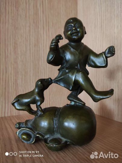Бронзовая статуэтка