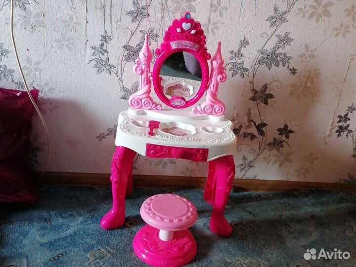 Столик с зеркалом игрушка