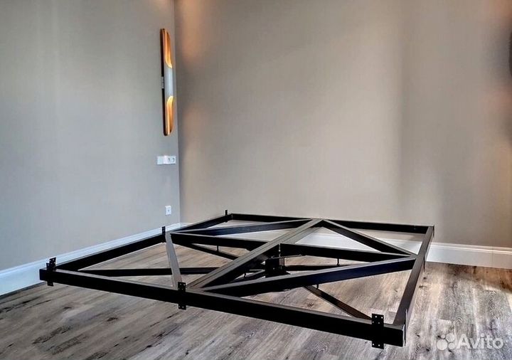 Парящая кровать с подсветкой