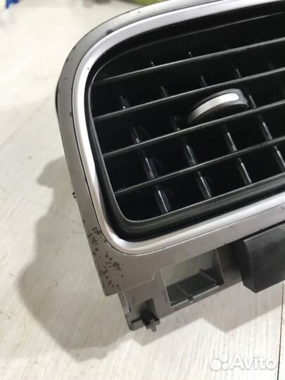 Дефлектор центральный volkswagen polo 5 1.6 ат сед