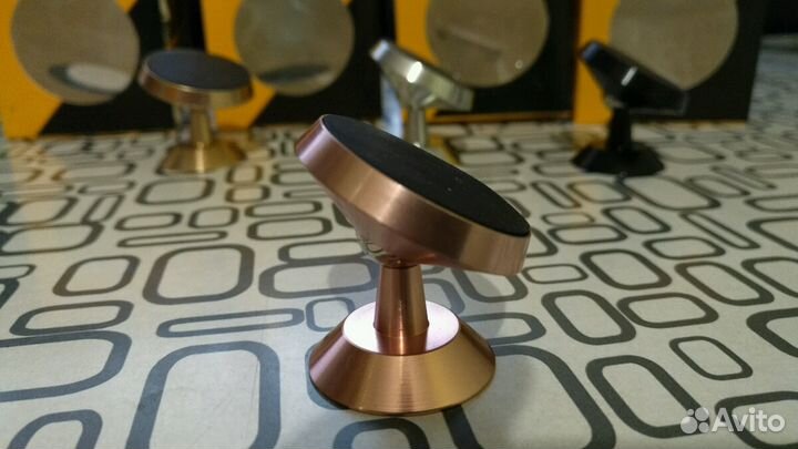 Магнитный держатель для телефона