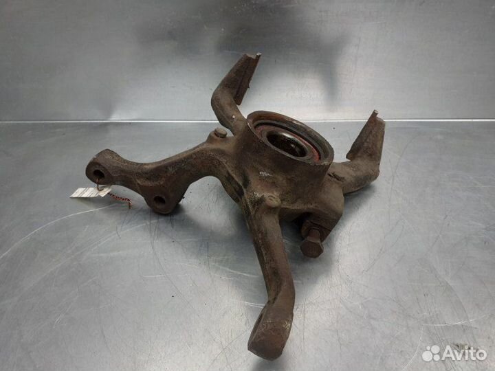 Кулак поворотный передний правый Volkswagen Golf