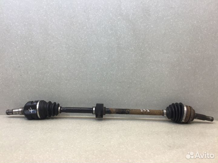 Полуось передняя правая Toyota Avensis II 2003-200