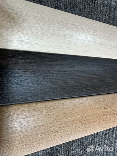 Зеркало в широкой рамке