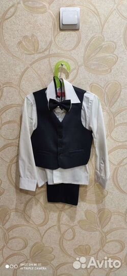 Костюм тройка с рубашкой и бабочкой на мальчика